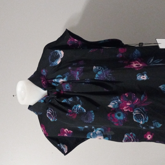 Laundry top - Picture 3 of 8